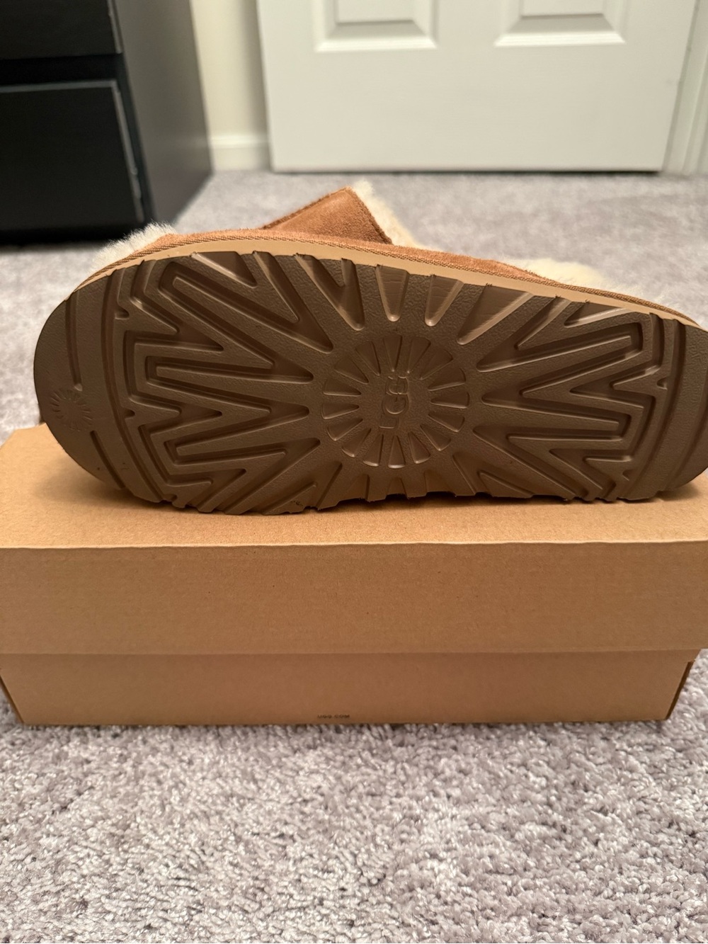 UGG Chestnut Greenport slides - Picture 3 of 3